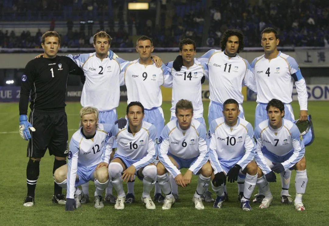 关于悉尼FC在澳洲杯赛中击败对手，晋级决赛的信息