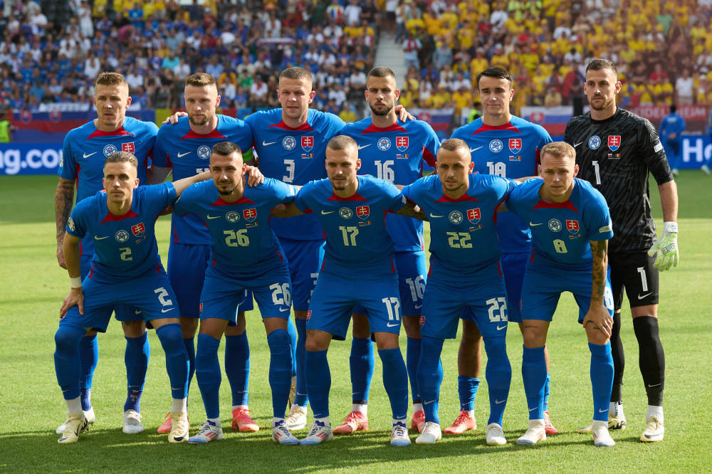 欧预赛8强诞生,德国队跻身决赛 欧预赛8强诞生,德国队跻身决赛