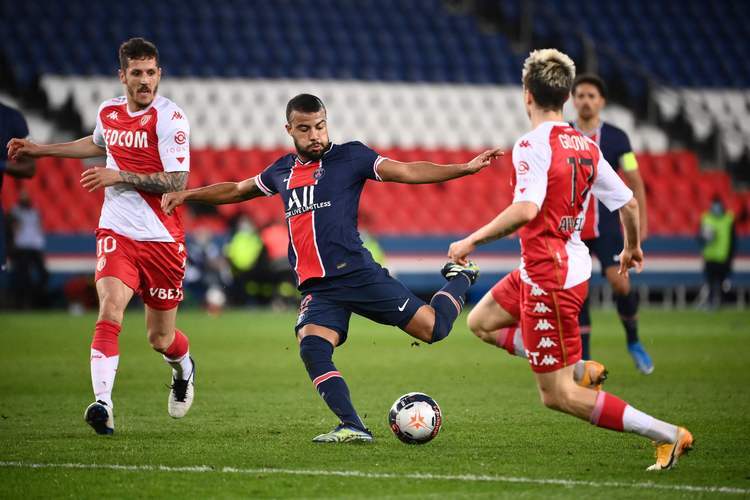 雷根斯堡防守稳固，客场赢得宝贵三分