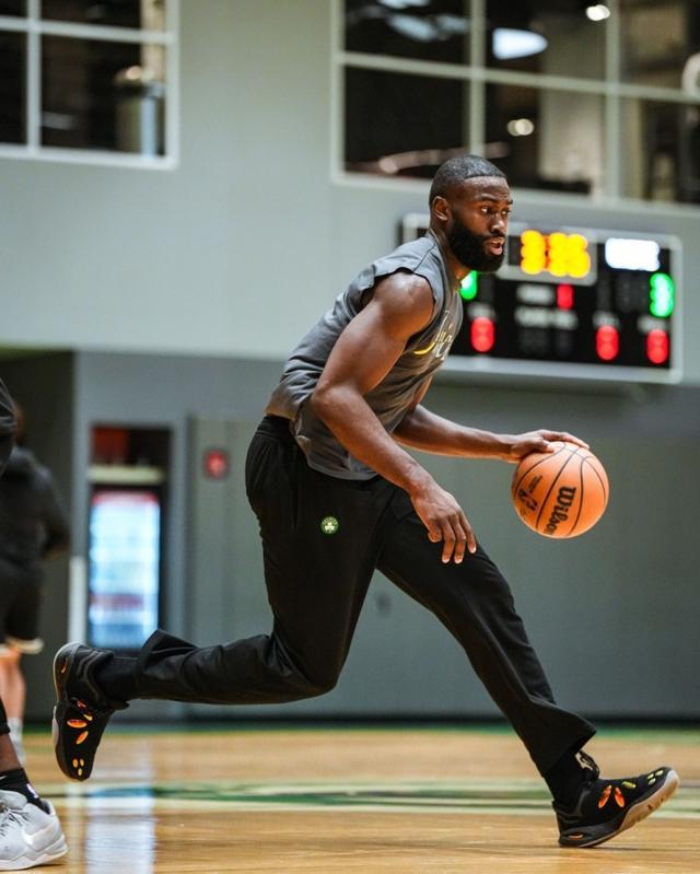 开云体育中国-魔术绝杀澳大利亚男篮，杰伦·布朗打破历史纪录的简单介绍