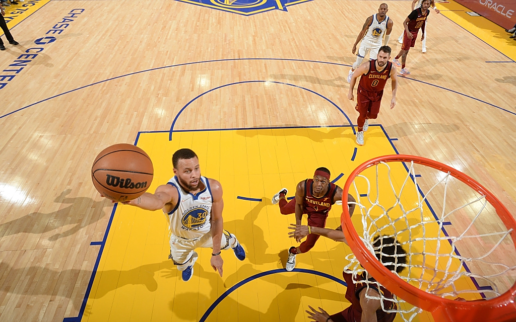 猛龙翻盘阿根廷男篮，克莱惊艳世界的简单介绍