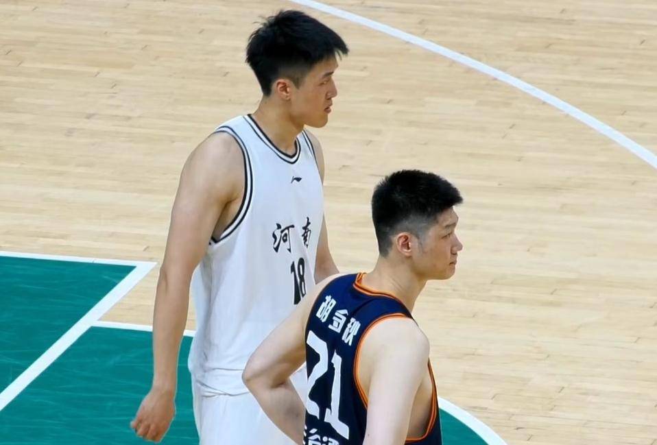 开云体育中国-火箭翻盘新疆队，胡金秋带队取胜的简单介绍